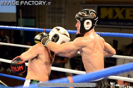 2013-11-16 Vigevano - Born to Fight 0522 Paolo Bertoli-Bernard Xelali - Low Kick